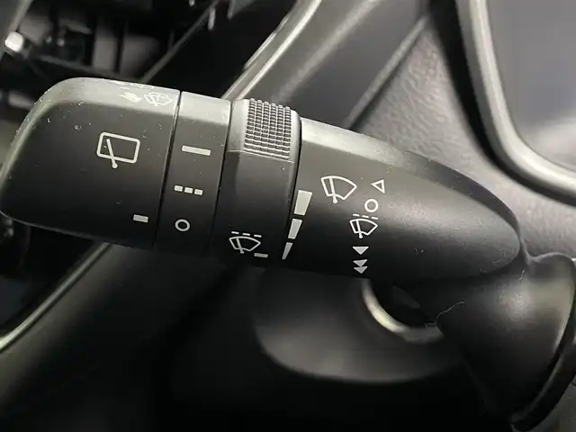 トヨタ カローラ クロス Z 大阪府 2022(令4)年 5.6万km アティチュードブラックマイカ /禁煙車//ワンオーナー//衝突被害軽減システム//純正ナビ機能付きディスプレイオーディオ//Bluetooth/Miracast/フルセグTV//全周囲カメラ//レーダークルーズコントロール//パワーバックドア//モデリスタエアロ//ブラインドスポットモニター//電動パーキングブレーキ//パーキングホールド//ハーフレザーシート//D席パワーシート//前席シートヒーター//ステアリングヒーター//ドライブレコーダー//純正ビルトインETC//ルーフレール//純正AW18インチ//コーナーセンサー//LEDヘッドライト//オートマチックハイビーム//ドアバイザー//スペアタイヤ1本車載