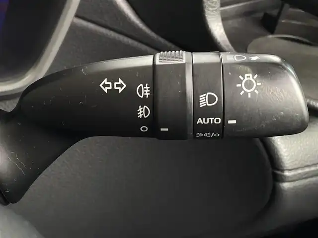 トヨタ カローラ クロス Z 大阪府 2022(令4)年 5.6万km アティチュードブラックマイカ /禁煙車//ワンオーナー//衝突被害軽減システム//純正ナビ機能付きディスプレイオーディオ//Bluetooth/Miracast/フルセグTV//全周囲カメラ//レーダークルーズコントロール//パワーバックドア//モデリスタエアロ//ブラインドスポットモニター//電動パーキングブレーキ//パーキングホールド//ハーフレザーシート//D席パワーシート//前席シートヒーター//ステアリングヒーター//ドライブレコーダー//純正ビルトインETC//ルーフレール//純正AW18インチ//コーナーセンサー//LEDヘッドライト//オートマチックハイビーム//ドアバイザー//スペアタイヤ1本車載