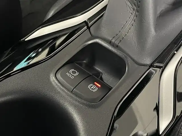 トヨタ カローラ クロス Z 大阪府 2022(令4)年 5.6万km アティチュードブラックマイカ /禁煙車//ワンオーナー//衝突被害軽減システム//純正ナビ機能付きディスプレイオーディオ//Bluetooth/Miracast/フルセグTV//全周囲カメラ//レーダークルーズコントロール//パワーバックドア//モデリスタエアロ//ブラインドスポットモニター//電動パーキングブレーキ//パーキングホールド//ハーフレザーシート//D席パワーシート//前席シートヒーター//ステアリングヒーター//ドライブレコーダー//純正ビルトインETC//ルーフレール//純正AW18インチ//コーナーセンサー//LEDヘッドライト//オートマチックハイビーム//ドアバイザー//スペアタイヤ1本車載