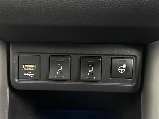 トヨタ カローラ クロス Z 大阪府 2022(令4)年 5.6万km アティチュードブラックマイカ /禁煙車//ワンオーナー//衝突被害軽減システム//純正ナビ機能付きディスプレイオーディオ//Bluetooth/Miracast/フルセグTV//全周囲カメラ//レーダークルーズコントロール//パワーバックドア//モデリスタエアロ//ブラインドスポットモニター//電動パーキングブレーキ//パーキングホールド//ハーフレザーシート//D席パワーシート//前席シートヒーター//ステアリングヒーター//ドライブレコーダー//純正ビルトインETC//ルーフレール//純正AW18インチ//コーナーセンサー//LEDヘッドライト//オートマチックハイビーム//ドアバイザー//スペアタイヤ1本車載