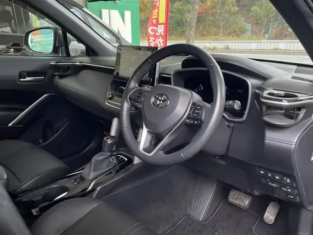 トヨタ カローラ クロス Z 大阪府 2022(令4)年 5.6万km アティチュードブラックマイカ /禁煙車//ワンオーナー//衝突被害軽減システム//純正ナビ機能付きディスプレイオーディオ//Bluetooth/Miracast/フルセグTV//全周囲カメラ//レーダークルーズコントロール//パワーバックドア//モデリスタエアロ//ブラインドスポットモニター//電動パーキングブレーキ//パーキングホールド//ハーフレザーシート//D席パワーシート//前席シートヒーター//ステアリングヒーター//ドライブレコーダー//純正ビルトインETC//ルーフレール//純正AW18インチ//コーナーセンサー//LEDヘッドライト//オートマチックハイビーム//ドアバイザー//スペアタイヤ1本車載