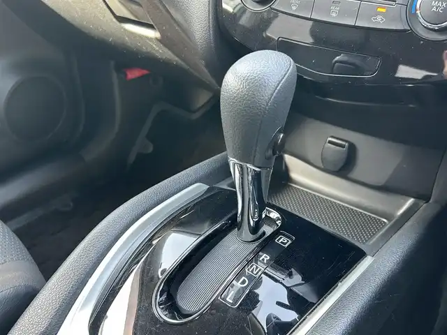 日産 エクストレイル 20S 静岡県 2017(平29)年 4.5万km ブリリアントホワイトパール ワンオーナー /パートタイム４ＷＤ/社外ナビ/（AM/FM/CD/DVD/BT)/フルセグＴＶ/バックカメラ/ＥＴＣ/純正ドライブレコーダー/ダウンヒルアシストコントロール/純正１７インチアルミホイール/カプロンシート/スマートキー/プッシュスタート/盗難防止装置/横滑り防止装置/衝突被害軽減システム/ＬＥＤヘッドライト/純正フロアマット/保証書/取扱説明書