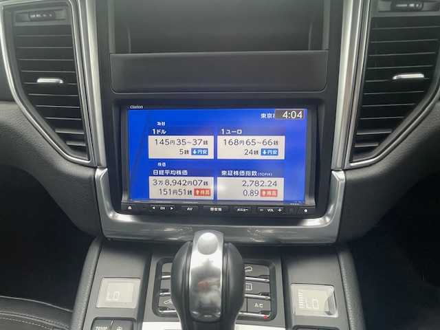ポルシェ マカン 青森県 2014(平26)年 5.2万km ブラック 4WD/ターボ/純正SDナビ/　(CD/DVD/ワンセグTV/Bluetooth/MSV/USB)/バックカメラ/サイドカメラ/ETC2.0/ハーフレザーシート/運転席パワーシート/パワーバックドア/ダウンヒルアシストコントロール/横滑り防止機能/純正18インチアルミホイール/オートライト/純正HIDヘッドライト/純正フロアマット/ウインカーミラー/エアバッグＷ/サイド/カーテン/リモコンキーｘ2/取扱説明書/保証書