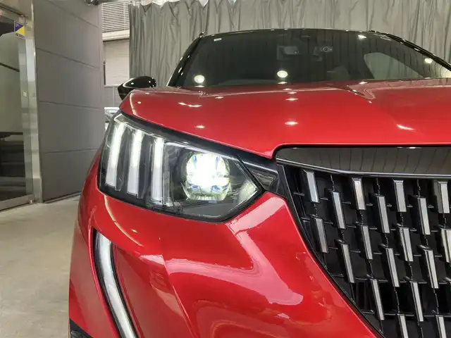 プジョー ２００８ GTライン 東京都 2020(令2)年 1.6万km 赤 ワンオーナー/サンルーフ /ディスプレイオーディオ/Bluetooth/バックカメラ/前席シートヒーター /衝突軽減ブレーキ/クルーズコントロール/レーンキープアシスト/ブラインドスポットモニター/ワイヤレス充電/パドルシフト/ETC/LEDヘッドライト/純正17インチアルミホイール/スペアキー/保証書・取扱説明書