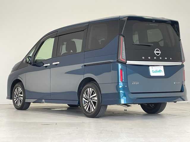 日産 セレナ e－パワー ハイウェイスター V 愛知県 2024(令6)年 0.2万km ミディアムブルーメタリック プロパイロット/純正12.3型ディズプレイオーディオナビ/フリップダウンモニター/全方位カメラ/両側パワースライドドア/レーダークルーズコントロール/バックカメラ/ハンズフリースライドドア/コーナーセンサー/純正アルミホイール/ETC2.0/ブラインドスポットモニター/LEDヘッドライト/インテリジェントミラー/リアオートエアコン/ドライブレコーダー/衝突軽減システム/フルセグ/Bluetooth/ワイヤレス充電器/ステアリングスイッチ/スマートキー/プッシュスタート