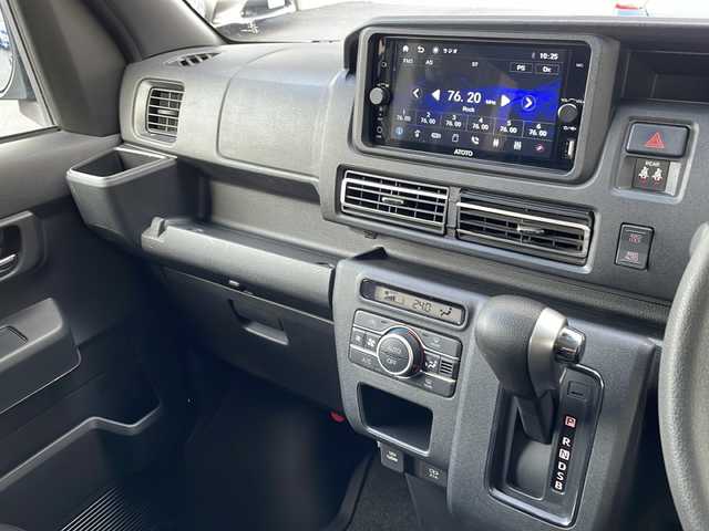 ダイハツ アトレー バン RS 道東・釧路十勝 2022(令4)年 5.5万km ブラックマイカメタリック ・４WD/・社外ディスプレイオーディオ/AMFM/Bluetooth//AppleCarPlay/AndroidAuto/・バックカメラ/・アダプティブクルーズコントロール/・車線逸脱警報/・衝突被害軽減システム/・誤発進抑制機能/・前後クリアランスソナー/・オートマチックハイビーム/・LEDヘッドランプ/・先行車発進告知/・標識検知機能/・両側ワンタッチパワースライドドア/・リアヒーター/・オーバーヘッドシェルフ/・純正ホイールキャップ/・スタッドレスタイヤ＋スチールW車載/・スペアキー1本/・保証書/・取扱説明書