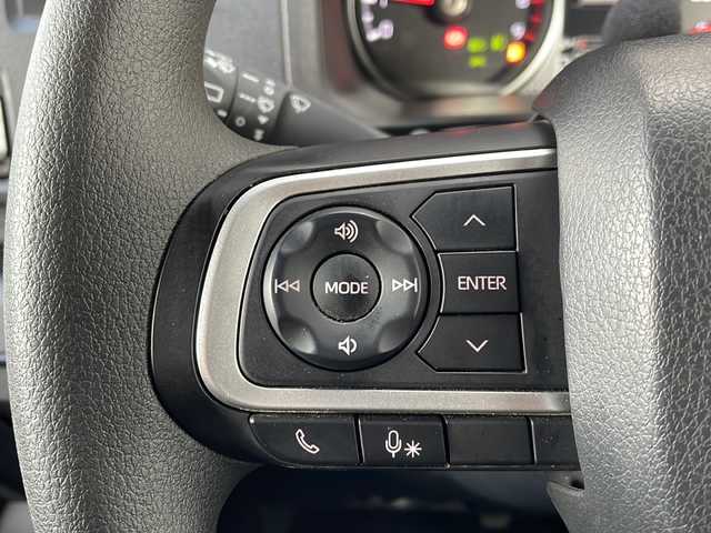 ダイハツ アトレー バン RS 道東・釧路十勝 2022(令4)年 5.5万km ブラックマイカメタリック ・４WD/・社外ディスプレイオーディオ/AMFM/Bluetooth//AppleCarPlay/AndroidAuto/・バックカメラ/・アダプティブクルーズコントロール/・車線逸脱警報/・衝突被害軽減システム/・誤発進抑制機能/・前後クリアランスソナー/・オートマチックハイビーム/・LEDヘッドランプ/・先行車発進告知/・標識検知機能/・両側ワンタッチパワースライドドア/・リアヒーター/・オーバーヘッドシェルフ/・純正ホイールキャップ/・スタッドレスタイヤ＋スチールW車載/・スペアキー1本/・保証書/・取扱説明書