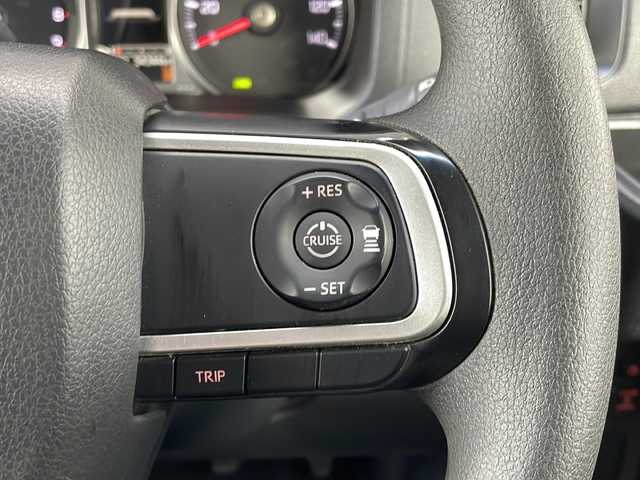 ダイハツ アトレー バン RS 道東・釧路十勝 2022(令4)年 5.5万km ブラックマイカメタリック ・４WD/・社外ディスプレイオーディオ/AMFM/Bluetooth//AppleCarPlay/AndroidAuto/・バックカメラ/・アダプティブクルーズコントロール/・車線逸脱警報/・衝突被害軽減システム/・誤発進抑制機能/・前後クリアランスソナー/・オートマチックハイビーム/・LEDヘッドランプ/・先行車発進告知/・標識検知機能/・両側ワンタッチパワースライドドア/・リアヒーター/・オーバーヘッドシェルフ/・純正ホイールキャップ/・スタッドレスタイヤ＋スチールW車載/・スペアキー1本/・保証書/・取扱説明書