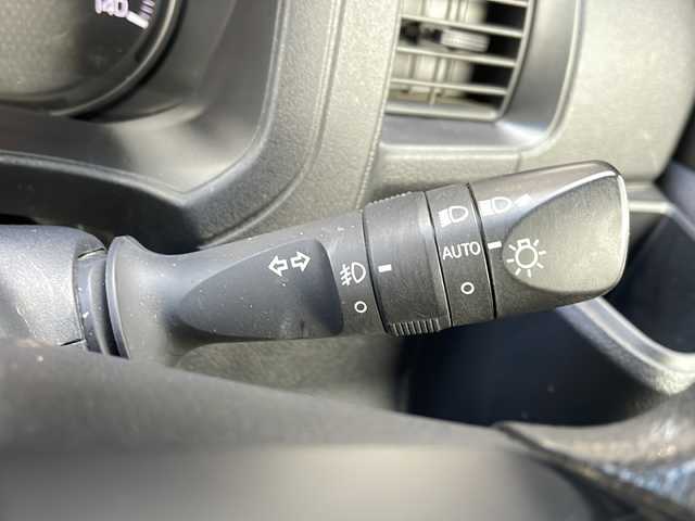 ダイハツ アトレー バン RS 道東・釧路十勝 2022(令4)年 5.5万km ブラックマイカメタリック ・４WD/・社外ディスプレイオーディオ/AMFM/Bluetooth//AppleCarPlay/AndroidAuto/・バックカメラ/・アダプティブクルーズコントロール/・車線逸脱警報/・衝突被害軽減システム/・誤発進抑制機能/・前後クリアランスソナー/・オートマチックハイビーム/・LEDヘッドランプ/・先行車発進告知/・標識検知機能/・両側ワンタッチパワースライドドア/・リアヒーター/・オーバーヘッドシェルフ/・純正ホイールキャップ/・スタッドレスタイヤ＋スチールW車載/・スペアキー1本/・保証書/・取扱説明書