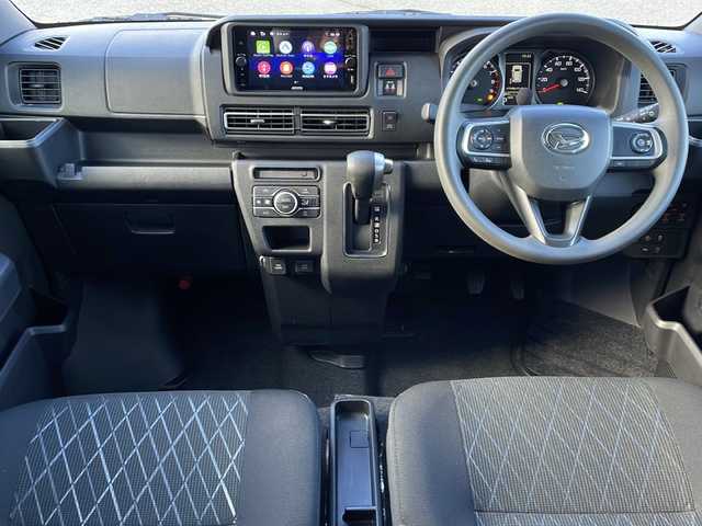 ダイハツ アトレー バン RS 道東・釧路十勝 2022(令4)年 5.5万km ブラックマイカメタリック ・４WD/・社外ディスプレイオーディオ/(AM FM Bluetooth AppleCarPlay AndroidAuto)/・バックカメラ/・アダプティブクルーズコントロール/・両側ワンタッチパワースライドドア/・車線逸脱警報/・衝突被害軽減システム/・誤発進抑制機能/・前後クリアランスソナー/・オートマチックハイビーム/・LEDヘッドランプ/・先行車発進告知/・標識検知機能/・リアヒーター/・オーバーヘッドシェルフ/・純正ホイールキャップ/・スタッドレスタイヤ＋スチールW車載/・保証書/・取扱説明書