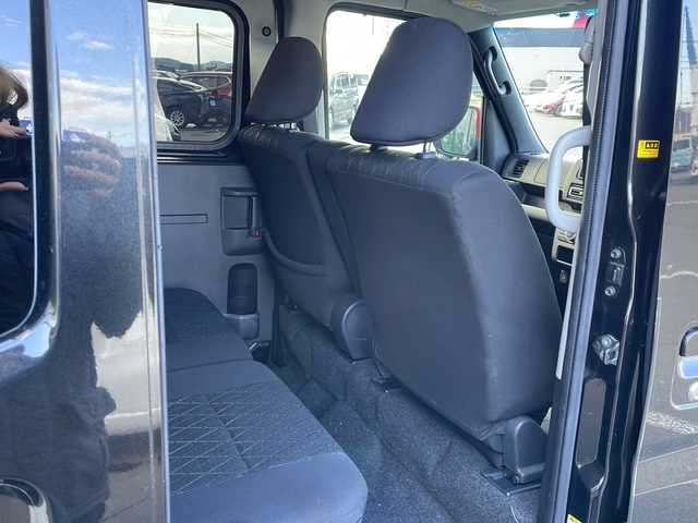 ダイハツ アトレー バン RS 道東・釧路十勝 2022(令4)年 5.5万km ブラックマイカメタリック ・４WD/・社外ディスプレイオーディオ/(AM FM Bluetooth AppleCarPlay AndroidAuto)/・バックカメラ/・アダプティブクルーズコントロール/・両側ワンタッチパワースライドドア/・車線逸脱警報/・衝突被害軽減システム/・誤発進抑制機能/・前後クリアランスソナー/・オートマチックハイビーム/・LEDヘッドランプ/・先行車発進告知/・標識検知機能/・リアヒーター/・オーバーヘッドシェルフ/・純正ホイールキャップ/・スタッドレスタイヤ＋スチールW車載/・保証書/・取扱説明書