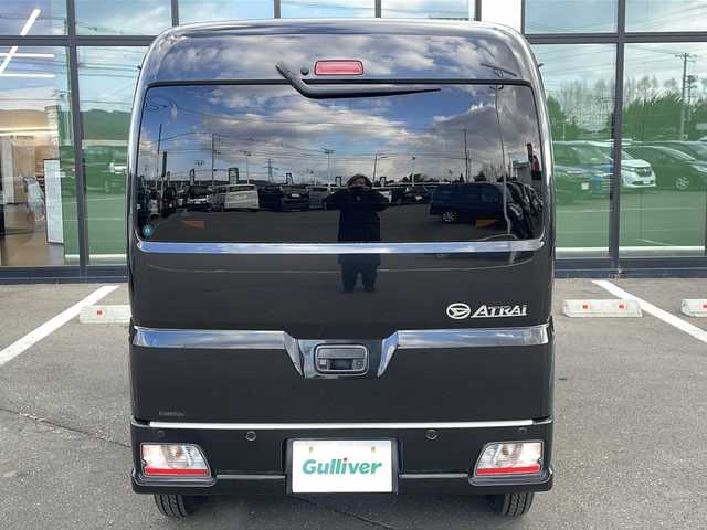 ダイハツ アトレー バン RS 道東・釧路十勝 2022(令4)年 5.5万km ブラックマイカメタリック ・４WD/・社外ディスプレイオーディオ/(AM FM Bluetooth AppleCarPlay AndroidAuto)/・バックカメラ/・アダプティブクルーズコントロール/・両側ワンタッチパワースライドドア/・車線逸脱警報/・衝突被害軽減システム/・誤発進抑制機能/・前後クリアランスソナー/・オートマチックハイビーム/・LEDヘッドランプ/・先行車発進告知/・標識検知機能/・リアヒーター/・オーバーヘッドシェルフ/・純正ホイールキャップ/・スタッドレスタイヤ＋スチールW車載/・保証書/・取扱説明書