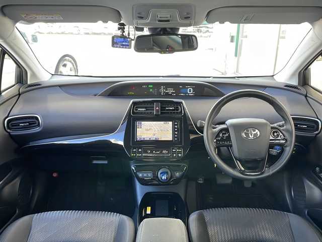 トヨタ プリウス A 愛知県 2019(令1)年 5.4万km ホワイトパールクリスタルシャイン /禁煙//ワンオーナー//純正メモリナビ //バックカメラ//フルセグ/CD/DVD/SD録音/BT/AM/FM//前後ドライブレコーダー //純正15AW//オートリトラウィンカーミラー//置くだけ充電 //パワーシート//ビルトインETC //パーキングアシスト//革巻きステア //ステアリングスイッチ//LEDオートライト //オートハイビーム//HUD //クリアランスソナー //DRIVEモード//RCTA/PKSB/PCS/LDA/ACC/BSM//スマートキー //プッシュスタート//純正フロアマット //純正ドアバイザー//保証書 //取説 //記録簿 //スペアキー