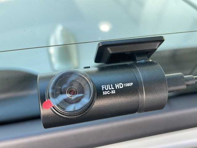 トヨタ プリウス A 愛知県 2019(令1)年 5.4万km ホワイトパールクリスタルシャイン /禁煙//ワンオーナー//純正メモリナビ //バックカメラ//フルセグ/CD/DVD/SD録音/BT/AM/FM//前後ドライブレコーダー //純正15AW//オートリトラウィンカーミラー//置くだけ充電 //パワーシート//ビルトインETC //パーキングアシスト//革巻きステア //ステアリングスイッチ//LEDオートライト //オートハイビーム//HUD //クリアランスソナー //DRIVEモード//RCTA/PKSB/PCS/LDA/ACC/BSM//スマートキー //プッシュスタート//純正フロアマット //純正ドアバイザー//保証書 //取説 //記録簿 //スペアキー