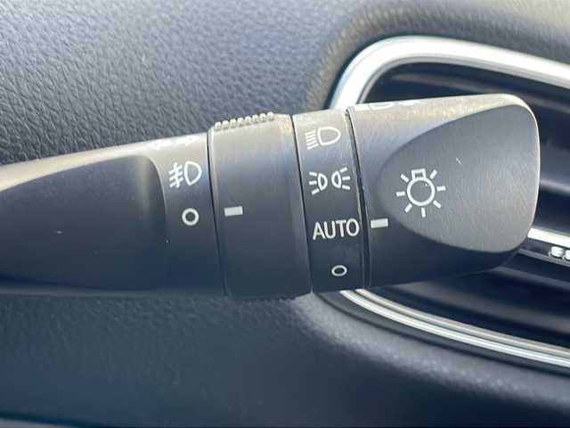 トヨタ プリウス A 愛知県 2019(令1)年 5.4万km ホワイトパールクリスタルシャイン /禁煙//ワンオーナー//純正メモリナビ //バックカメラ//フルセグ/CD/DVD/SD録音/BT/AM/FM//前後ドライブレコーダー //純正15AW//オートリトラウィンカーミラー//置くだけ充電 //パワーシート//ビルトインETC //パーキングアシスト//革巻きステア //ステアリングスイッチ//LEDオートライト //オートハイビーム//HUD //クリアランスソナー //DRIVEモード//RCTA/PKSB/PCS/LDA/ACC/BSM//スマートキー //プッシュスタート//純正フロアマット //純正ドアバイザー//保証書 //取説 //記録簿 //スペアキー