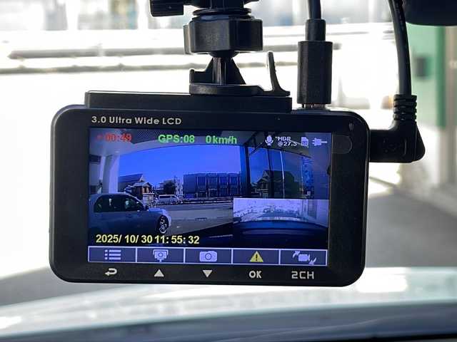 トヨタ プリウス A 愛知県 2019(令1)年 5.4万km ホワイトパールクリスタルシャイン /禁煙//ワンオーナー//純正メモリナビ //バックカメラ//フルセグ/CD/DVD/SD録音/BT/AM/FM//前後ドライブレコーダー //純正15AW//オートリトラウィンカーミラー//置くだけ充電 //パワーシート//ビルトインETC //パーキングアシスト//革巻きステア //ステアリングスイッチ//LEDオートライト //オートハイビーム//HUD //クリアランスソナー //DRIVEモード//RCTA/PKSB/PCS/LDA/ACC/BSM//スマートキー //プッシュスタート//純正フロアマット //純正ドアバイザー//保証書 //取説 //記録簿 //スペアキー