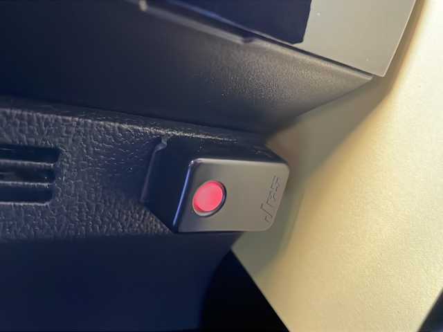 トヨタ プリウス A 愛知県 2019(令1)年 5.4万km ホワイトパールクリスタルシャイン /禁煙//ワンオーナー//純正メモリナビ //バックカメラ//フルセグ/CD/DVD/SD録音/BT/AM/FM//前後ドライブレコーダー //純正15AW//オートリトラウィンカーミラー//置くだけ充電 //パワーシート//ビルトインETC //パーキングアシスト//革巻きステア //ステアリングスイッチ//LEDオートライト //オートハイビーム//HUD //クリアランスソナー //DRIVEモード//RCTA/PKSB/PCS/LDA/ACC/BSM//スマートキー //プッシュスタート//純正フロアマット //純正ドアバイザー//保証書 //取説 //記録簿 //スペアキー