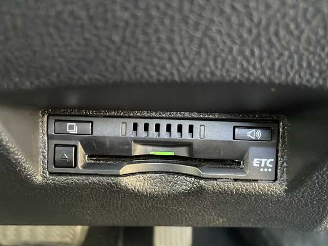 トヨタ プリウス A 愛知県 2019(令1)年 5.4万km ホワイトパールクリスタルシャイン /禁煙//ワンオーナー//純正メモリナビ //バックカメラ//フルセグ/CD/DVD/SD録音/BT/AM/FM//前後ドライブレコーダー //純正15AW//オートリトラウィンカーミラー//置くだけ充電 //パワーシート//ビルトインETC //パーキングアシスト//革巻きステア //ステアリングスイッチ//LEDオートライト //オートハイビーム//HUD //クリアランスソナー //DRIVEモード//RCTA/PKSB/PCS/LDA/ACC/BSM//スマートキー //プッシュスタート//純正フロアマット //純正ドアバイザー//保証書 //取説 //記録簿 //スペアキー