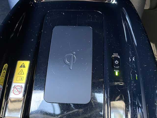 トヨタ プリウス A 愛知県 2019(令1)年 5.4万km ホワイトパールクリスタルシャイン /禁煙//ワンオーナー//純正メモリナビ //バックカメラ//フルセグ/CD/DVD/SD録音/BT/AM/FM//前後ドライブレコーダー //純正15AW//オートリトラウィンカーミラー//置くだけ充電 //パワーシート//ビルトインETC //パーキングアシスト//革巻きステア //ステアリングスイッチ//LEDオートライト //オートハイビーム//HUD //クリアランスソナー //DRIVEモード//RCTA/PKSB/PCS/LDA/ACC/BSM//スマートキー //プッシュスタート//純正フロアマット //純正ドアバイザー//保証書 //取説 //記録簿 //スペアキー