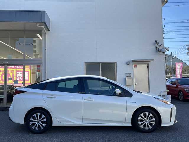 トヨタ プリウス A 愛知県 2019(令1)年 5.4万km ホワイトパールクリスタルシャイン /禁煙//ワンオーナー//純正メモリナビ //バックカメラ//フルセグ/CD/DVD/SD録音/BT/AM/FM//前後ドライブレコーダー //純正15AW//オートリトラウィンカーミラー//置くだけ充電 //パワーシート//ビルトインETC //パーキングアシスト//革巻きステア //ステアリングスイッチ//LEDオートライト //オートハイビーム//HUD //クリアランスソナー //DRIVEモード//RCTA/PKSB/PCS/LDA/ACC/BSM//スマートキー //プッシュスタート//純正フロアマット //純正ドアバイザー//保証書 //取説 //記録簿 //スペアキー