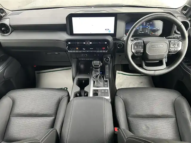 トヨタ ランドクルーザー ２５０ VX 山形県 2024(令6)年 1.4万km アバンギャルドブロンズメタリック ワンオーナー/4WD/トヨタセーフティセンス/サンルーフ/パイオニアプレミアムサウンド/純正メモリナビ/　　【BT　フルセグ】/全周囲カメラ/パワーバックドア/レーダークルーズコントロール/LEDオートライト/革シート/シートヒーター/エアシート/純正18インチアルミホイール/ルーフレール/ステアリングヒーター/ブラインドスポットモニター/パーキングアシスト/ダウンヒルアシストコントロール/寒冷地仕様/ドライブレコーダー/スマートキー×2/ETC2.0