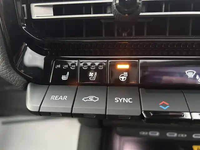 トヨタ ランドクルーザー ２５０ VX 山形県 2024(令6)年 1.4万km アバンギャルドブロンズメタリック ワンオーナー/4WD/トヨタセーフティセンス/サンルーフ/パイオニアプレミアムサウンド/純正メモリナビ/　　【BT　フルセグ】/全周囲カメラ/パワーバックドア/レーダークルーズコントロール/LEDオートライト/革シート/シートヒーター/エアシート/純正18インチアルミホイール/ルーフレール/ステアリングヒーター/ブラインドスポットモニター/パーキングアシスト/ダウンヒルアシストコントロール/寒冷地仕様/ドライブレコーダー/スマートキー×2/ETC2.0