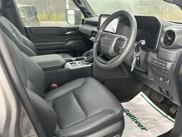 トヨタ ランドクルーザー ２５０ VX 山形県 2024(令6)年 1.4万km アバンギャルドブロンズメタリック ワンオーナー/4WD/トヨタセーフティセンス/サンルーフ/パイオニアプレミアムサウンド/純正メモリナビ/　　【BT　フルセグ】/全周囲カメラ/パワーバックドア/レーダークルーズコントロール/LEDオートライト/革シート/シートヒーター/エアシート/純正18インチアルミホイール/ルーフレール/ステアリングヒーター/ブラインドスポットモニター/パーキングアシスト/ダウンヒルアシストコントロール/寒冷地仕様/ドライブレコーダー/スマートキー×2/ETC2.0