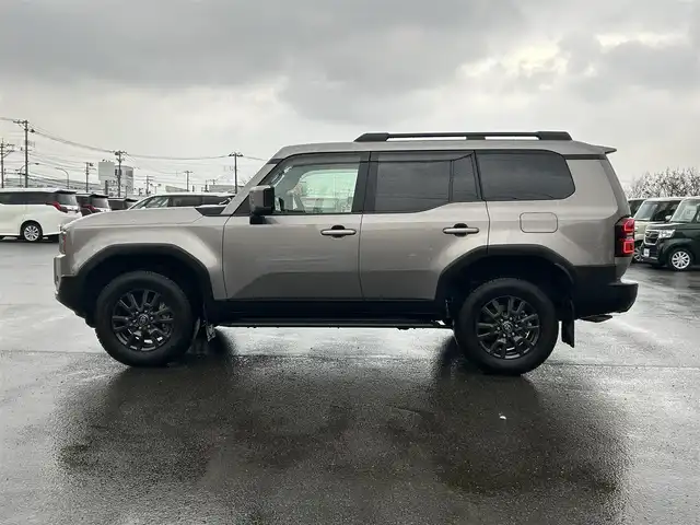 トヨタ ランドクルーザー ２５０ VX 山形県 2024(令6)年 1.4万km アバンギャルドブロンズメタリック ワンオーナー/4WD/トヨタセーフティセンス/サンルーフ/パイオニアプレミアムサウンド/純正メモリナビ/　　【BT　フルセグ】/全周囲カメラ/パワーバックドア/レーダークルーズコントロール/LEDオートライト/革シート/シートヒーター/エアシート/純正18インチアルミホイール/ルーフレール/ステアリングヒーター/ブラインドスポットモニター/パーキングアシスト/ダウンヒルアシストコントロール/寒冷地仕様/ドライブレコーダー/スマートキー×2/ETC2.0