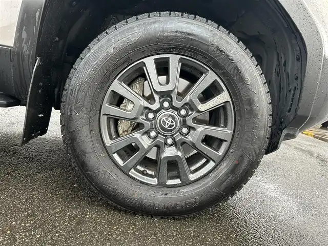 トヨタ ランドクルーザー ２５０ VX 山形県 2024(令6)年 1.4万km アバンギャルドブロンズメタリック ワンオーナー/4WD/トヨタセーフティセンス/サンルーフ/パイオニアプレミアムサウンド/純正メモリナビ/　　【BT　フルセグ】/全周囲カメラ/パワーバックドア/レーダークルーズコントロール/LEDオートライト/革シート/シートヒーター/エアシート/純正18インチアルミホイール/ルーフレール/ステアリングヒーター/ブラインドスポットモニター/パーキングアシスト/ダウンヒルアシストコントロール/寒冷地仕様/ドライブレコーダー/スマートキー×2/ETC2.0