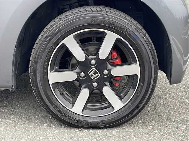 ホンダ Ｎ ＯＮＥ プレミアム 山形県 2018(平30)年 2.5万km シャイニンググレーM 純正メモリナビ【VXM-184VFi】/（フルセグ/Bluetooth/DVD/SD/USB）/バックカメラ/クルーズコントロール/ハーフレザーシート/前席シートヒーター/革巻きステアリング/ステアリングスイッチ/ウィンカーミラー/HIDヘッドライト/フォグランプ/ビルトインETC/フロアマット/ドアバイザー/スマートキー×2/プッシュスタート/社外スタッドレスAWセット積込