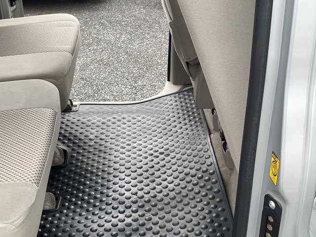 スズキ エブリイ ジョイン ターボ 千葉県 2011(平23)年 11万km シルキーシルバーメタリック ディスプレイオーディオ　前後ミラードラレコ　ＥＴＣ　ＵＳＢ　外コンビハンドル　エブリィワゴン用バンパー　外サス　外ＨＩＤ　５ＭＴ　ターボ　ハイルーフ　キーレス　電動格納ミラー　最大積載量３５０ｋｇ