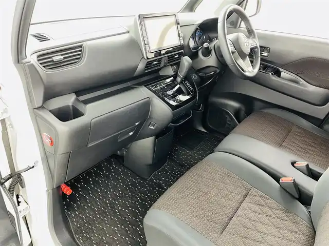 三菱 ｅＫクロススペース G プラスエディション 福島県 2021(令3)年 6.1万km シルキーホワイト e-Assist/・衝突被害軽減ブレーキシステム/・踏み間違い衝突防止アシスト/・車線逸脱警報システム/・オートマチックハイビーム/・先行車発進通知/・標識検知機能/・エマージェンシーストップ/・シグナルシステム/・オートライトコント/・ロールマルチアラウンドモニター/純正ナビゲーション/・型式：MM320D-LM/・Bluetooth/TV/CD/DVD/SD/USB/AUX/AM・FM/・バックカメラ/360°カメラ/・ETC/両側パワースライドドア/純正フロアマット/ドアバイザー/電動格納ウィンカーミラー/プッシュスタート/・スマートキー/革巻きステアリング/・ステアリングスイッチ