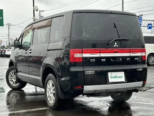 三菱 デリカＤ：５ シャモニー 道南・函館 2009(平21)年 13.4万km ディープブラックマイカ /純正ナビ//フルセグTV//CD・DVD・HDD//夏冬タイヤ//純正エンジンスターター//バックカメラ//サイドカメラ//純正フリップダウンモニター//両側パワースライドドア//前席シートヒーター//スマートキー