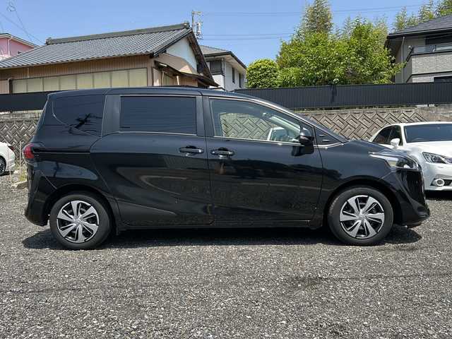 トヨタ シエンタ ハイブリッド ファンベースG クエロ 愛知県 2021(令3)年 3.3万km ブラックマイカ /禁煙車/ワンオーナー//社外９インチナビ・フルセグTV/　(AVIC-RQ911)//ビルトインETC2.0//バックカメラ//両側パワースライドドア//トヨタセーフティセンス//PCS/LDA/AHB//クリアランスソナー//ドライブレコーダー//LEDオートライト//ステアスイッチ//電動格納ミラー//純正フロアマット//新車保証書/取扱説明書//スペアキー