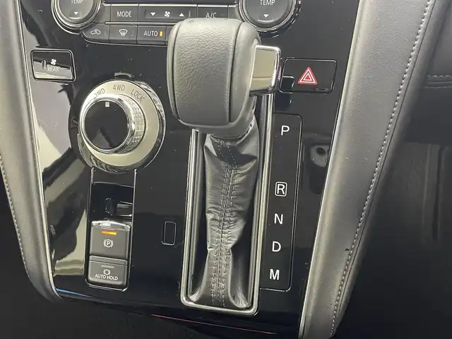 三菱 デリカＤ：５ P 茨城県 2023(令5)年 1.3万km ホワイトダイヤモンド １０．１型純正モニター/純正メモリーナビ/アラウンドビュー/ＥＴＣ/ドライブレコーダー（前方）/ｅ－Ａｓｓｉｓｔ/ＬＥＤヘッドライト/両側パワースライドドア/パワーバックドア/パドルシフト/シートヒーター/ステアリングヒーター