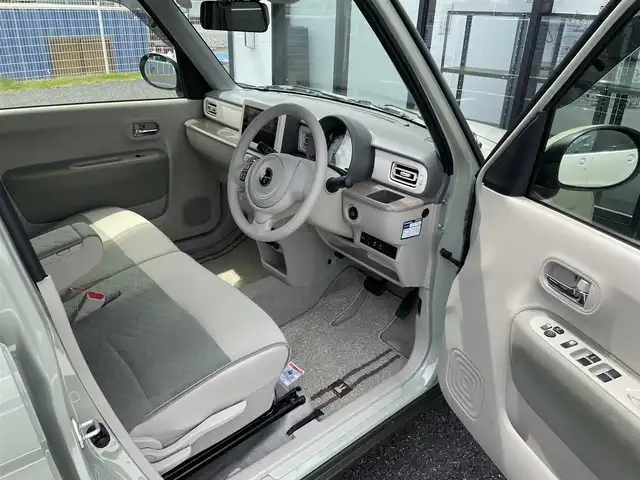 スズキ ラパン X 千葉県 2024(令6)年 0.4万km トラッドカーキメタリック 純正ディスプレイオーディオ/(BT/FM/AM)/デジタルインナー型前後ドラレコ/バックカメラ/衝突被害軽減システム/車線逸脱警報/横滑り防止装置/ETC/アイドリングストップ/LEDヘッドライト/オートライト/ウィンカーミラー/電動格納ミラー/純正14インチAW/前席シートヒーター/シートリフター/プッシュスタート/スマートキー/純正フロアマット/純正ドアバイザー/スペアキー/取扱説明書/保証書