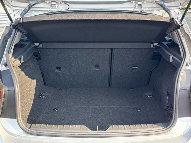 ＢＭＷ １１６ｉ 京都府 2012(平24)年 5.7万km グレイシャーシルバー ・ワンオーナー/・純正ナビ/　バックカメラ/　FM/AM/　CD再生/・横滑り防止機能/・プッシュスタート/・純正フロアマット/・純正トノカバー/・純正16インチAW/・スペアキー/・取説/保証書