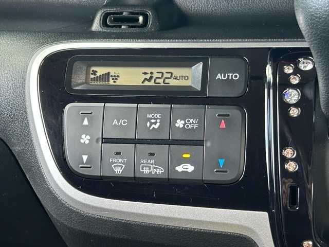 ホンダ Ｎ ＢＯＸ カスタム G ターボ Aパッケージ 千葉県 2014(平26)年 12.7万km スマートブラック 純正ナビ/フルセグテレビ/Bluetooth接続/ETC/両側パワースライドドア/クルーズコントロール/横滑り防止装置/シティブレーキアクティブシステム/エコモード/オートライト/電動格納ウィンカーミラー/プッシュスタート/スマートキー/本革ステアリング/チップアップシート/純正アルミホイール/純正フロアマット/保証書/取扱説明書