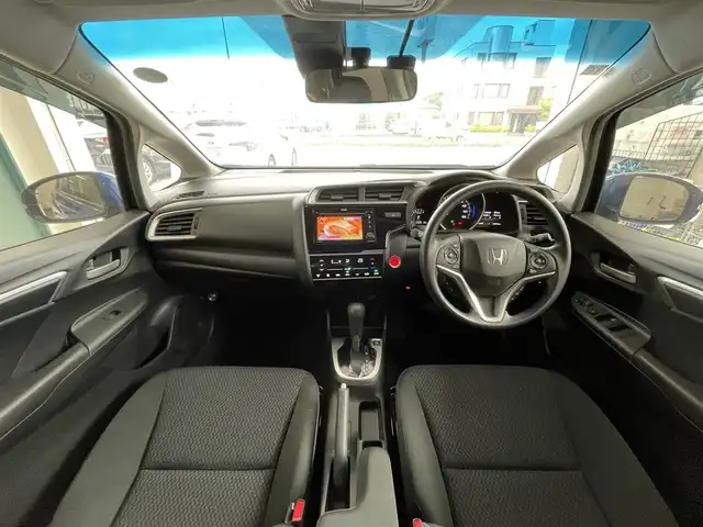 ホンダ フィット 13G L ホンダセンシング 千葉県 2019(令1)年 2.9万km ブリリアントスポーティブルーメタリック2トーン Honda SENSING/・衝突軽減ブレーキ/・誤発進抑制機能/・歩行者事故低減ステアリング/・路外逸脱抑制機能/・アダプティブ・クルーズ・コントロール/・車線維持支援システム/・先行車発進お知らせ機能/純正ナビ/・CD/ラジオ/TV/BTオーディオ/バックカメラ/アイドリングストップ/ETC/LEDヘッドランプ/保証書/取扱説明書/スペアキー