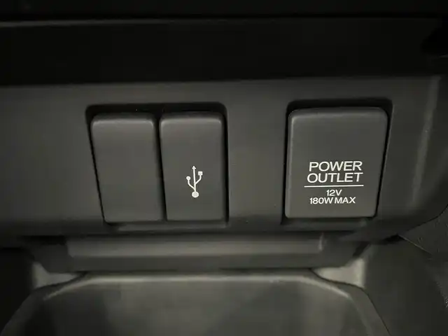 ホンダ フィット 13G L ホンダセンシング 千葉県 2019(令1)年 2.9万km ブリリアントスポーティブルーメタリック2トーン Honda SENSING/・衝突軽減ブレーキ/・誤発進抑制機能/・歩行者事故低減ステアリング/・路外逸脱抑制機能/・アダプティブ・クルーズ・コントロール/・車線維持支援システム/・先行車発進お知らせ機能/純正ナビ/・CD/ラジオ/TV/BTオーディオ/バックカメラ/アイドリングストップ/ETC/LEDヘッドランプ/保証書/取扱説明書/スペアキー