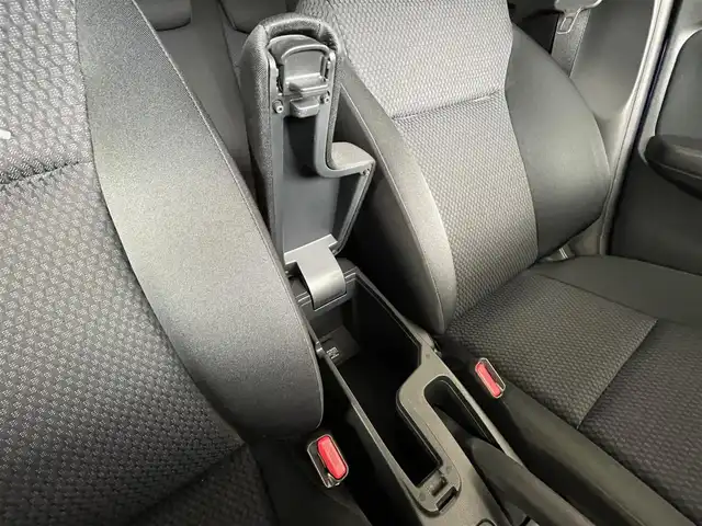 ホンダ フィット 13G L ホンダセンシング 千葉県 2019(令1)年 2.9万km ブリリアントスポーティブルーメタリック2トーン Honda SENSING/・衝突軽減ブレーキ/・誤発進抑制機能/・歩行者事故低減ステアリング/・路外逸脱抑制機能/・アダプティブ・クルーズ・コントロール/・車線維持支援システム/・先行車発進お知らせ機能/純正ナビ/・CD/ラジオ/TV/BTオーディオ/バックカメラ/アイドリングストップ/ETC/LEDヘッドランプ/保証書/取扱説明書/スペアキー