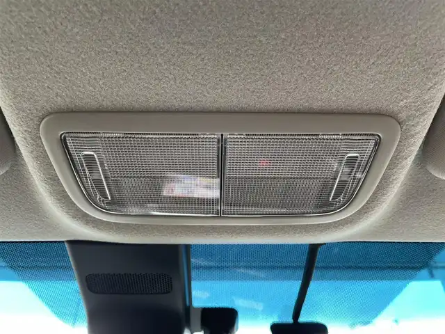 ホンダ フィット 13G L ホンダセンシング 千葉県 2019(令1)年 2.9万km ブリリアントスポーティブルーメタリック2トーン Honda SENSING/・衝突軽減ブレーキ/・誤発進抑制機能/・歩行者事故低減ステアリング/・路外逸脱抑制機能/・アダプティブ・クルーズ・コントロール/・車線維持支援システム/・先行車発進お知らせ機能/純正ナビ/・CD/ラジオ/TV/BTオーディオ/バックカメラ/アイドリングストップ/ETC/LEDヘッドランプ/保証書/取扱説明書/スペアキー