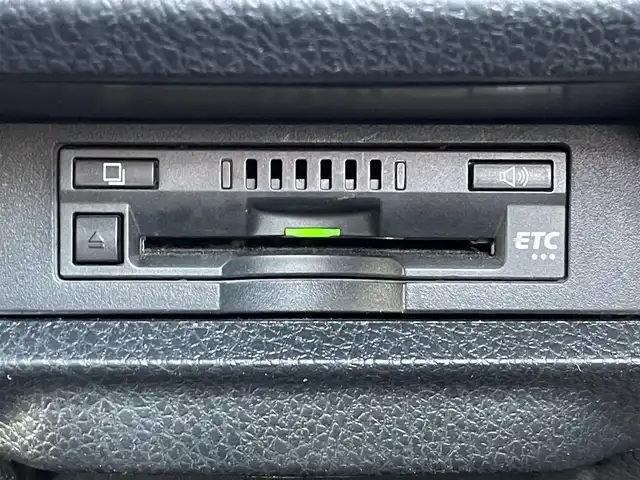 トヨタ ヴォクシー ハイブリッド ZS 煌Ⅱ 岡山県 2017(平29)年 6.6万km ホワイトパールクリスタルシャイン 純正9インチナビ　NSZT-Y66T/フルセグTV、CD、DVD、AM、FM、Bluetooth/バックカメラ/ビルトインETC/両側パワースライドドア/トヨタセーフティセンス/・プリクラッシュセーフティ/・レーントレーシングアシスト/・オートマチックハイビーム/ドライブレコーダー