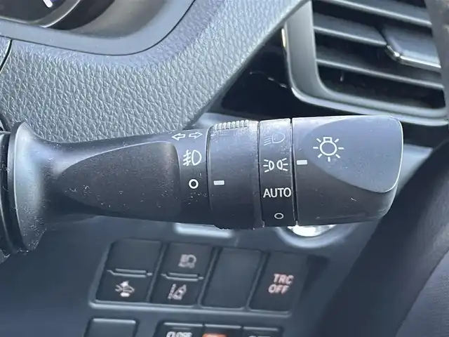 トヨタ ヴォクシー ハイブリッド ZS 煌Ⅱ 岡山県 2017(平29)年 6.6万km ホワイトパールクリスタルシャイン 純正9インチナビ　NSZT-Y66T/フルセグTV、CD、DVD、AM、FM、Bluetooth/バックカメラ/ビルトインETC/両側パワースライドドア/トヨタセーフティセンス/・プリクラッシュセーフティ/・レーントレーシングアシスト/・オートマチックハイビーム/ドライブレコーダー