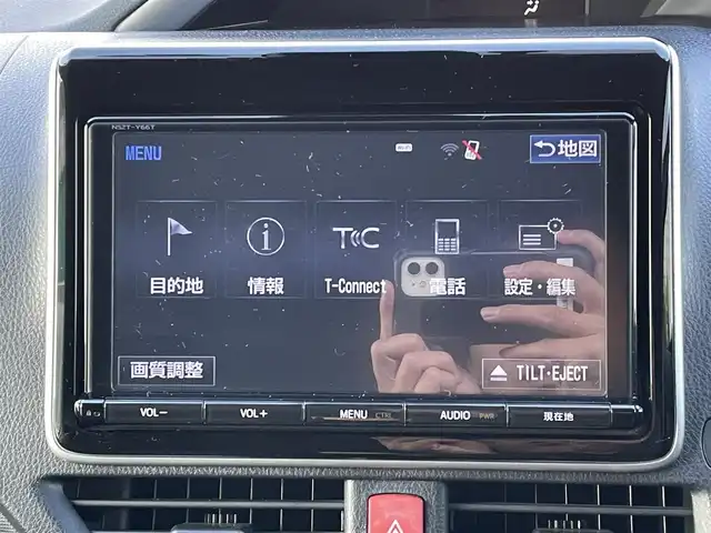 トヨタ ヴォクシー ハイブリッド ZS 煌Ⅱ 岡山県 2017(平29)年 6.6万km ホワイトパールクリスタルシャイン 純正9インチナビ　NSZT-Y66T/フルセグTV、CD、DVD、AM、FM、Bluetooth/バックカメラ/ビルトインETC/両側パワースライドドア/トヨタセーフティセンス/・プリクラッシュセーフティ/・レーントレーシングアシスト/・オートマチックハイビーム/ドライブレコーダー