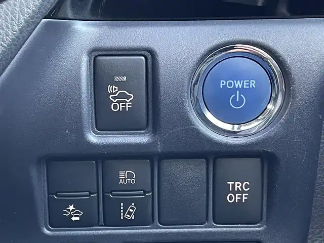 トヨタ ヴォクシー ハイブリッド ZS 煌Ⅱ 岡山県 2017(平29)年 6.6万km ホワイトパールクリスタルシャイン 純正9インチナビ　NSZT-Y66T/フルセグTV、CD、DVD、AM、FM、Bluetooth/バックカメラ/ビルトインETC/両側パワースライドドア/トヨタセーフティセンス/・プリクラッシュセーフティ/・レーントレーシングアシスト/・オートマチックハイビーム/ドライブレコーダー