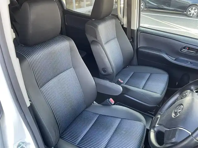 トヨタ ヴォクシー ハイブリッド ZS 煌Ⅱ 岡山県 2017(平29)年 6.6万km ホワイトパールクリスタルシャイン 純正9インチナビ　NSZT-Y66T/フルセグTV、CD、DVD、AM、FM、Bluetooth/バックカメラ/ビルトインETC/両側パワースライドドア/トヨタセーフティセンス/・プリクラッシュセーフティ/・レーントレーシングアシスト/・オートマチックハイビーム/ドライブレコーダー