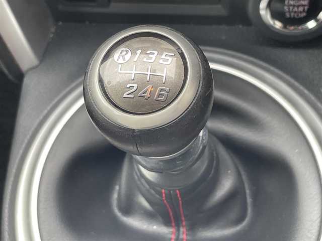 トヨタ ８６ GT リミテッド 愛知県 2018(平30)年 8.3万km ピュアレッド ワンオーナー　/純正ＳＤナビ　/フルセグ　/バックカメラ　/ＥＴＣ　/ＬＥＤヘッド　/ＴＲＤスポイラー　/クルーズコントロール　/オートライト　/スマートキー　/ハーフレザー　/シートヒーター　/Ｂｌｕｅｔｏｏｔｈ