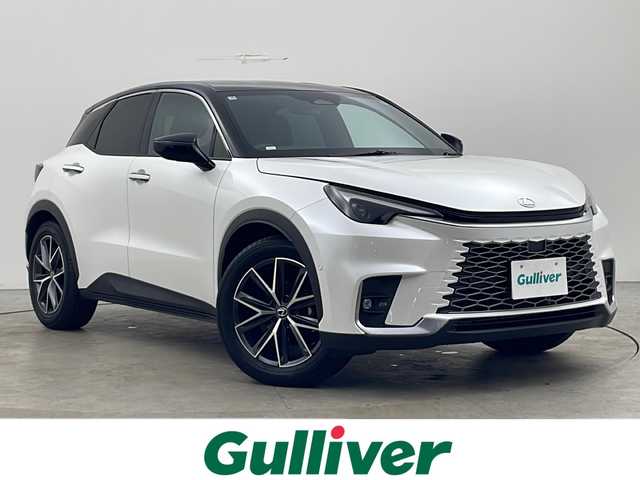 レクサス ＬＢＸ クール 秋田県 2024(令6)年 1.2万km パールⅡ 4WD/ワンオーナー/純正コネクティッドナビ（フルセグTV BT HDMI AMFMチューナー）/衝突被害軽減システム/レーンキープアシスト/クルーズコントロール/パーキングアシスト/クリアランスソナー/自動パーキングブレーキ/オートホールド/パドルシフト/ステアリングスイッチ/ステアリングヒーター/電動リアゲート/バック　全方位カメラ/ETC2.0/プッシュスタート　スマートキー/運転席パワーシート/前席シートヒーター/LEDヘッドライト　フォグランプ/純正18インチアルミホイール装着/純正フロアマット/シートメモリー/ハーフレザーシート/ウィンカーミラー/電動格納ミラー/保証書