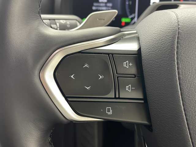 レクサス ＬＢＸ クール 秋田県 2024(令6)年 1.2万km パールⅡ 4WD/ワンオーナー/純正コネクティッドナビ（フルセグTV BT HDMI AMFMチューナー）/衝突被害軽減システム/レーンキープアシスト/クルーズコントロール/パーキングアシスト/クリアランスソナー/自動パーキングブレーキ/オートホールド/パドルシフト/ステアリングスイッチ/ステアリングヒーター/電動リアゲート/バック　全方位カメラ/ETC2.0/プッシュスタート　スマートキー/運転席パワーシート/前席シートヒーター/LEDヘッドライト　フォグランプ/純正18インチアルミホイール装着/純正フロアマット/シートメモリー/ハーフレザーシート/ウィンカーミラー/電動格納ミラー/保証書